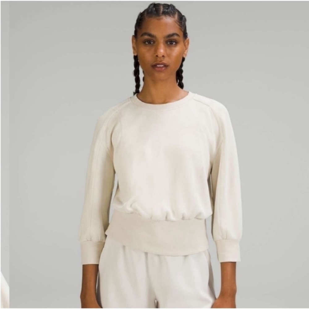Lululemon Softstreme Ribbed-Hem Pullover
Natural Ivory 4